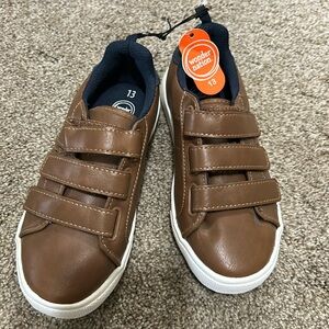 New boys brown shoes size 13